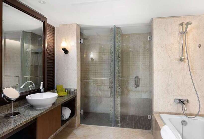 سوییت, Hilton Luxor Resort & Spa