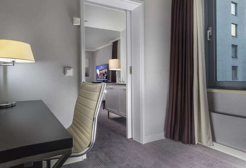 سوییت, Hilton Luxor Resort & Spa