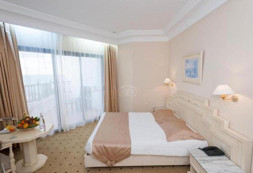 اتاق استاندارد یک نفره با چشم‌انداز دریا, L Orient Palace Resort And Spa
