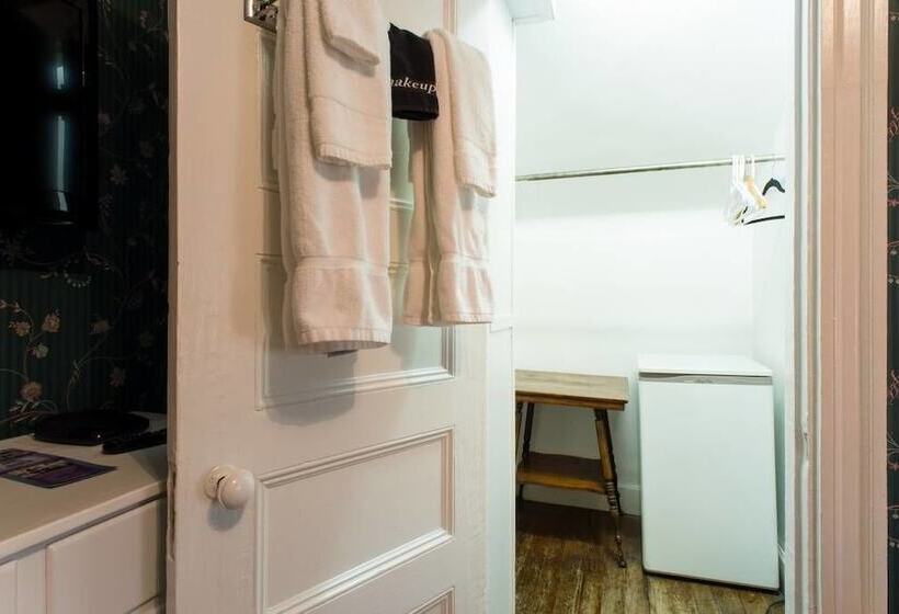Номер Стандарт, The Coolidge Corner Guest House: A Brookline Bed And Breakfast