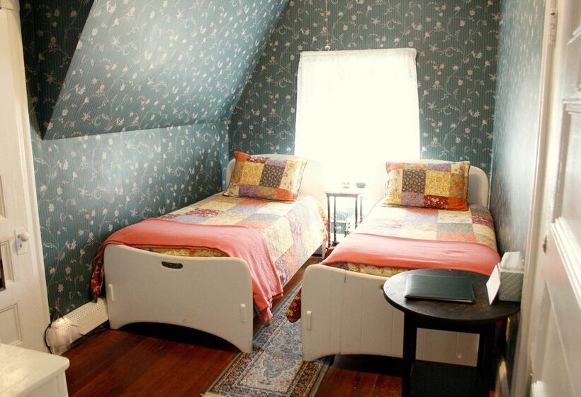 Номер Стандарт, The Coolidge Corner Guest House: A Brookline Bed And Breakfast