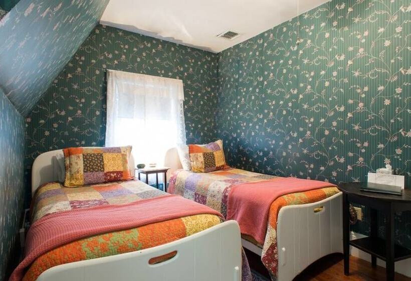 StandaardKamer, The Coolidge Corner Guest House: A Brookline Bed And Breakfast