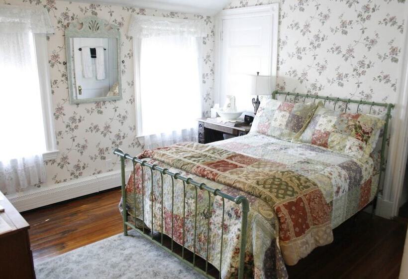 Quarto Estandar, The Coolidge Corner Guest House: A Brookline Bed And Breakfast