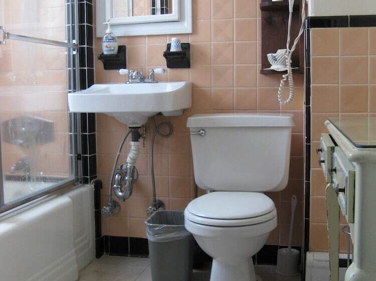Номер Стандарт, The Coolidge Corner Guest House: A Brookline Bed And Breakfast