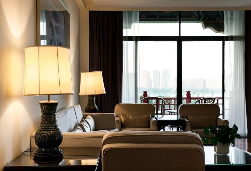 سوییت لوکس, The Grand Hotel Kaohsiung