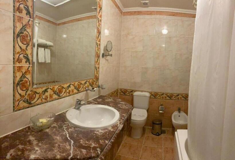 سوئیت رویال, Windsor Palace Luxury Heritage Hotel Since 1906 By Paradise Inn Group