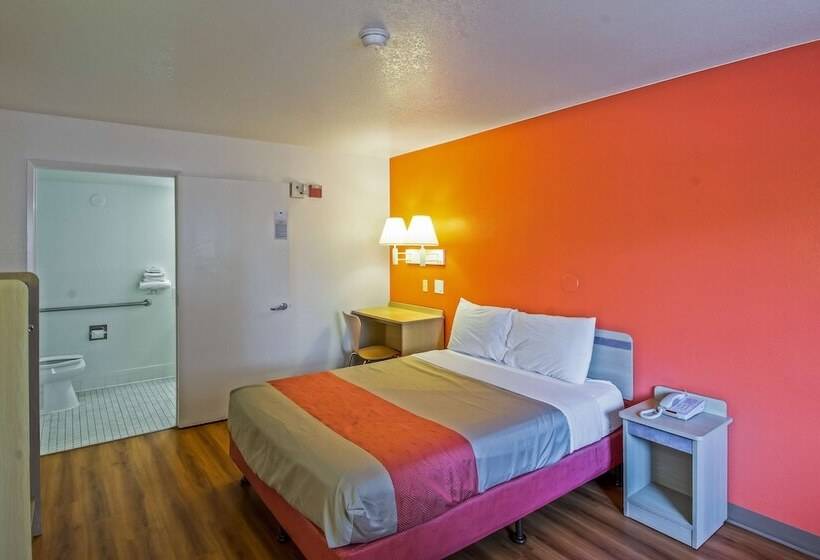 اتاق استاندارد برای معلولان, Motel 6 Redding, Ca  South