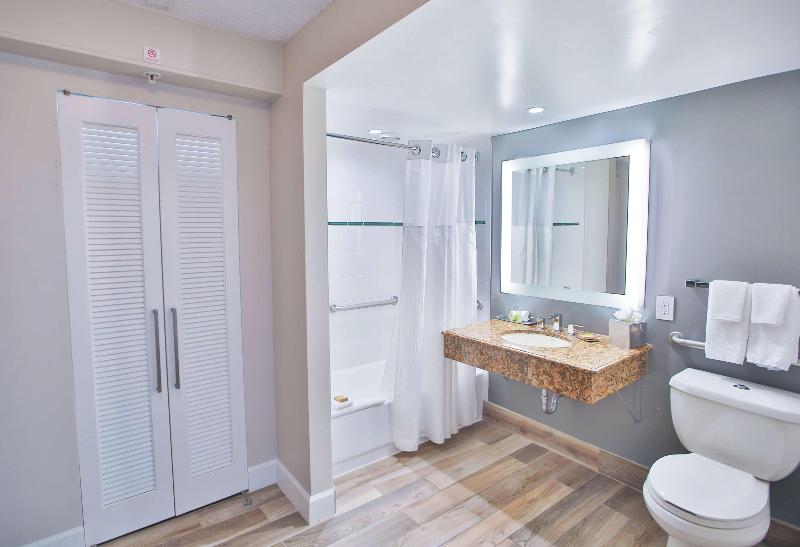 اتاق استاندارد با تخت بزرگ, Bahia Mar Ft. Lauderdale Beach  A Doubletree By Hilton