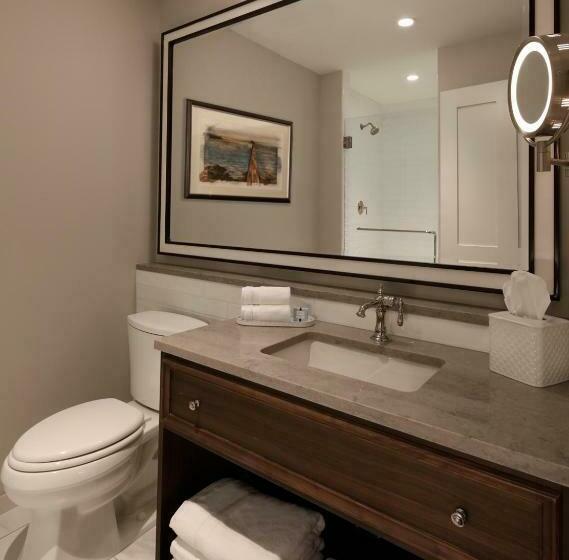 اتاق استاندارد با چشم‌انداز استخر, Belleview Inn
