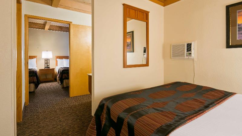 Suite Queen Bed, Best Western Plains Motel