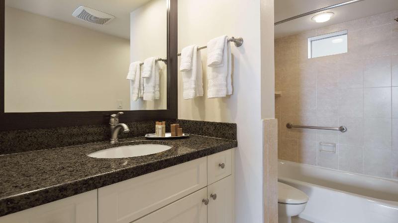 سوئیت با تخت بزرگ, Best Western Plus Beach Resort