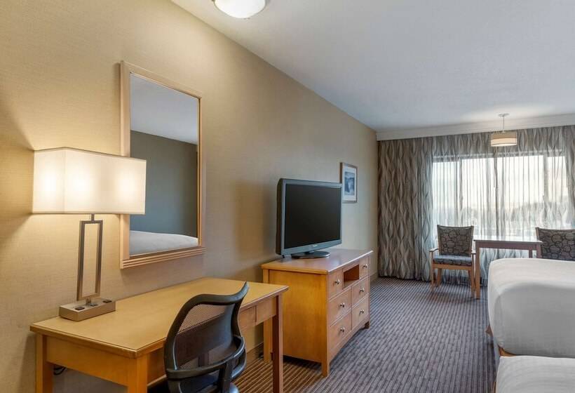 带2个双人床的标准工作室, Best Western Plus Ocean View Resort