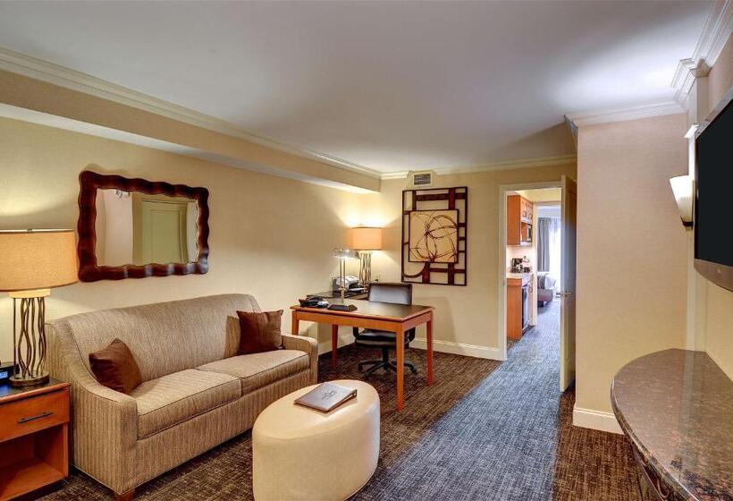سوئیت با تخت بزرگ, Eden Resort & Suites  Best Western Premier Collection