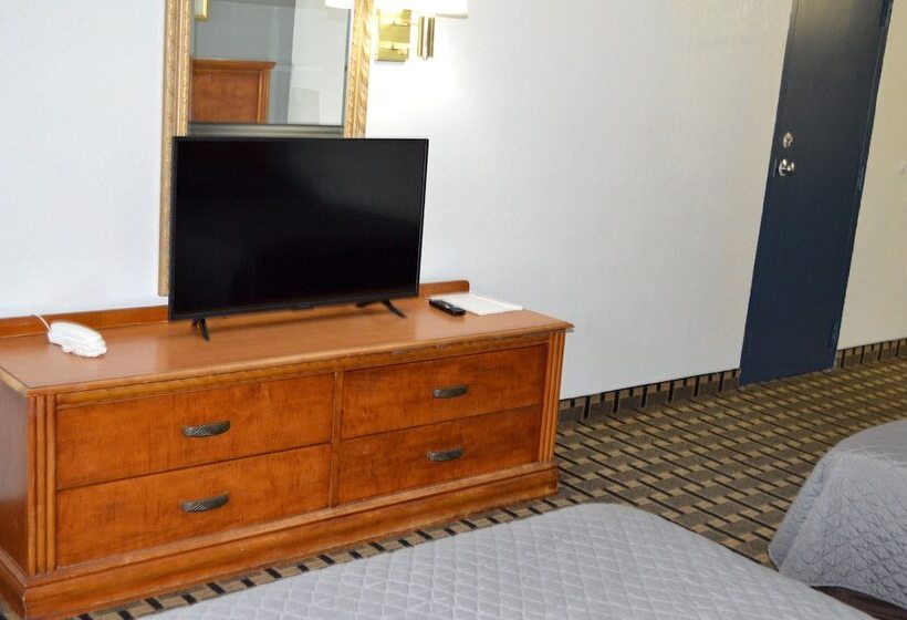 Standard Room 2 Double Beds, Americas Best Value Inn & Suites St. Cloud