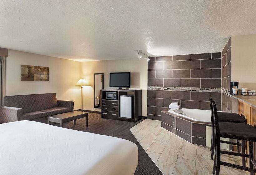 Studio Standard Lit Double, Americinn By Wyndham La Crosse Riverfrontconference Center