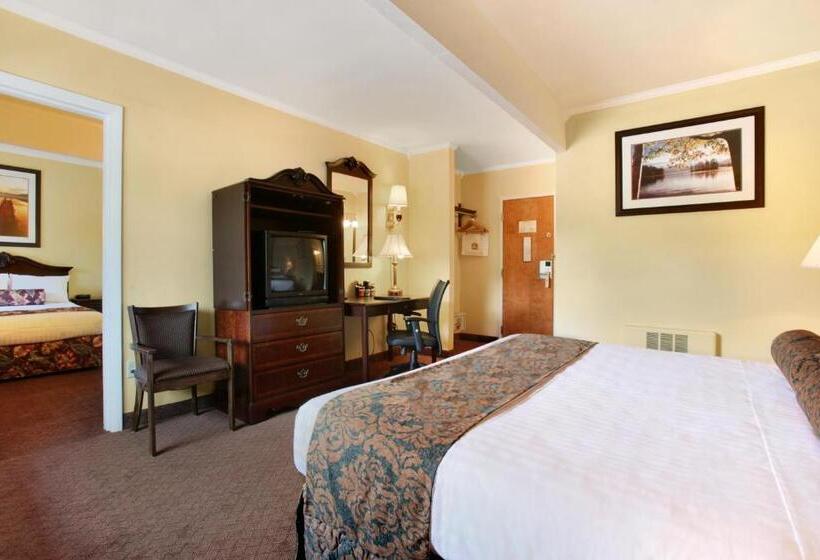 اتاق خانوادگی با چشم‌انداز استخر, Best Western Of Lake George