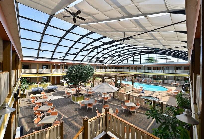 اتاق استاندارد با 2 تخت دوبل, Best Western Plus Dubuque Hotel And Conference Center