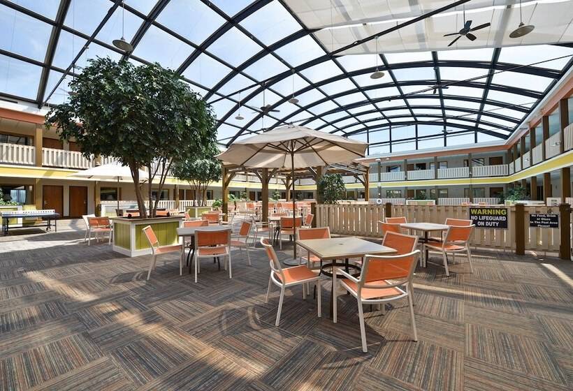 اتاق استاندارد با 2 تخت دوبل, Best Western Plus Dubuque Hotel And Conference Center