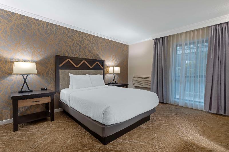 اتاق استاندارد برای معلولان, Best Western Plus Inn At The Vines