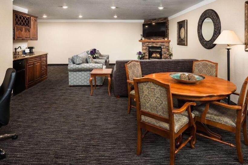 سوئیت با تخت بزرگ, Best Western Plus Landmark Inn