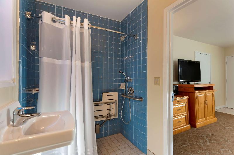 Standard Room Adapted for people with reduced mobility, Best Western Plus Santa Barbara