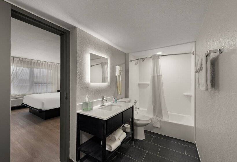 سوییت, Clarion Pointe Rhinelander Downtown