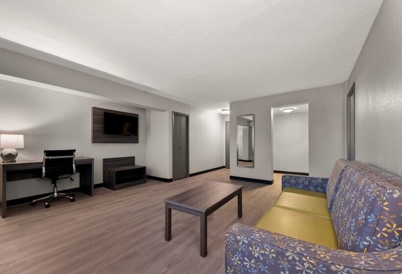 سوییت, Clarion Pointe Rhinelander Downtown