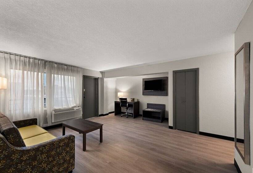 سوییت, Clarion Pointe Rhinelander Downtown