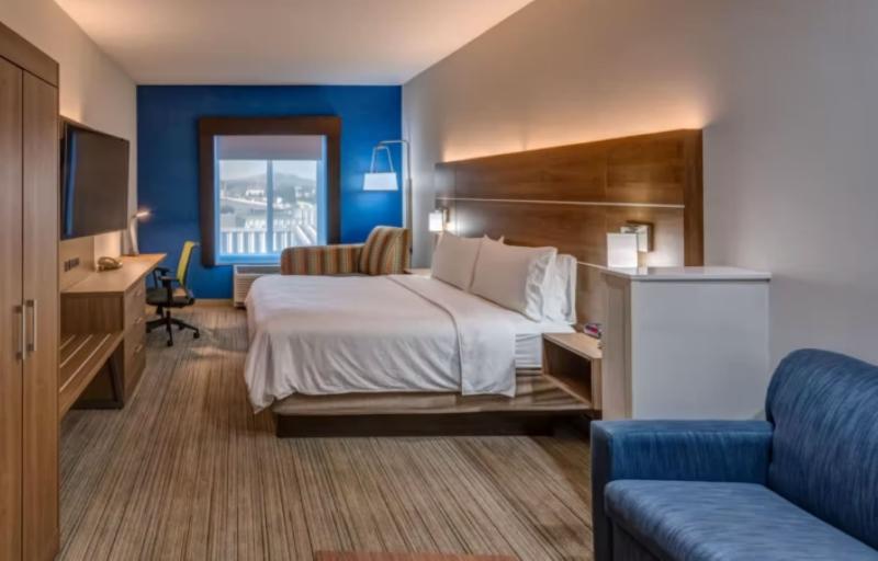 اتاق استاندارد با تخت بزرگ, Clarion Pointe Rhinelander Downtown
