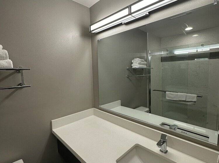اتاق استاندارد, Studio 6 Corona, Ca West