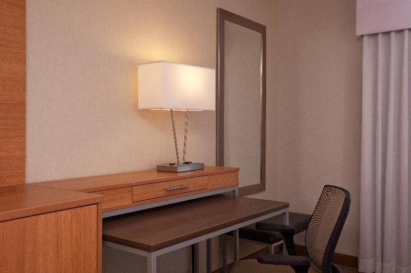 اتاق استاندارد با تخت بزرگ, Holiday Inn Little Rock   Presidential Downtown, An Ihg