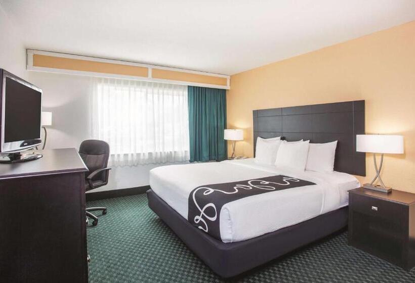 اتاق استاندارد با تخت بزرگ برای معلولان, La Quinta Inn By Wyndham Berkeley