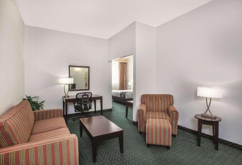 Deluxe Suite, La Quinta Inn By Wyndham Berkeley