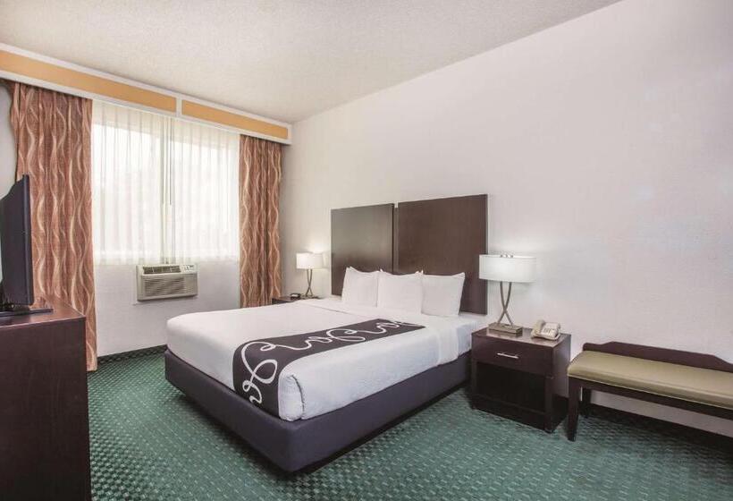 Deluxe Suite, La Quinta Inn By Wyndham Berkeley