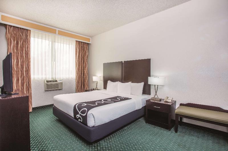 Deluxe Suite King Bed, La Quinta Inn By Wyndham Berkeley