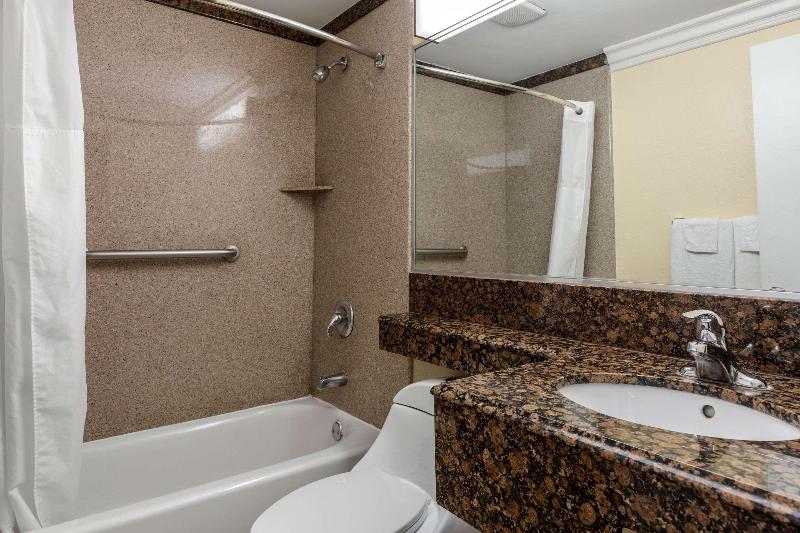 اتاق استاندارد با تخت بزرگ, Quality Inn Lomita Los Angeles South Bay