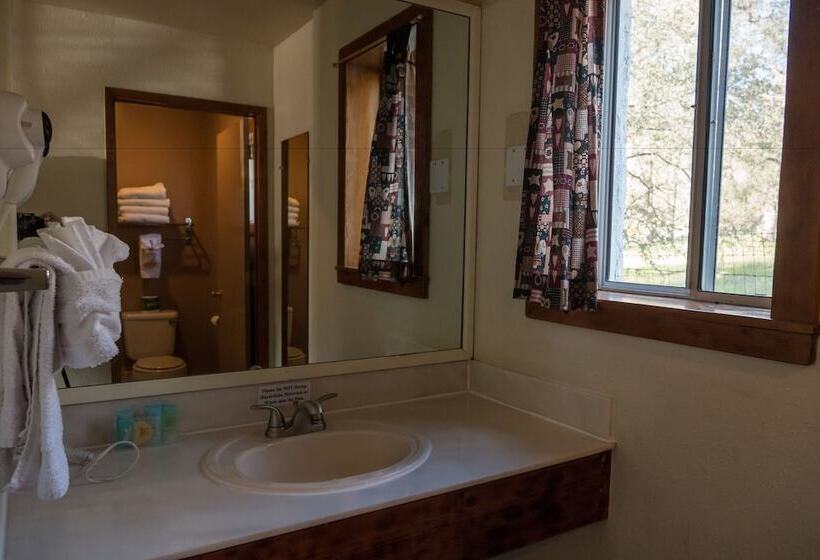 اتاق استاندارد با 2 تخت دوبل, Western Holiday Lodge