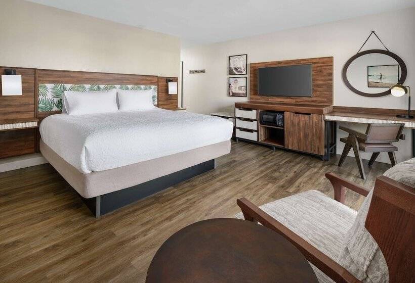 غرفة قياسية سرير مزدوج, Hampton Inn Key West