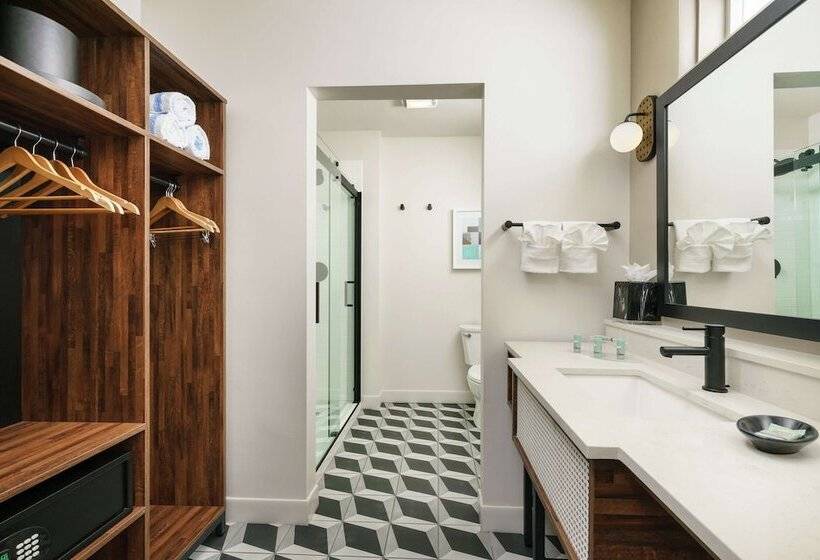 اتاق استاندارد با تخت دوبل برای معلولان, Hampton Inn Key West Fl