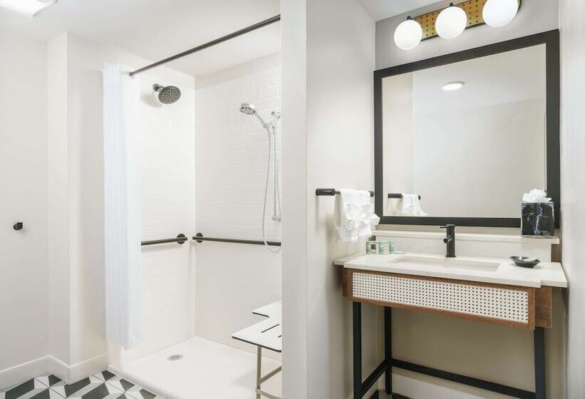 اتاق استاندارد با تخت دوبل برای معلولان, Hampton Inn Key West Fl