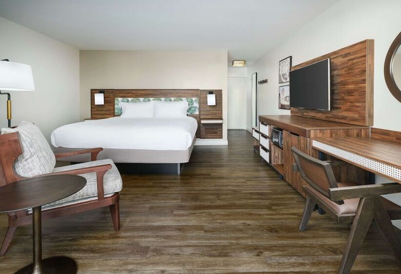 Standard Room Double Bed Adapted for people with reduced mobility, Hampton Inn Key West