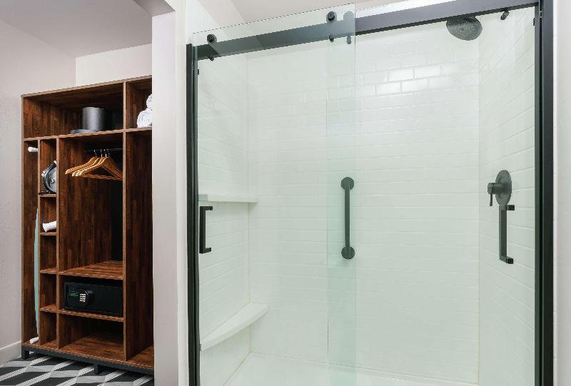 اتاق استاندارد با تخت بزرگ, Hampton Inn Key West Fl
