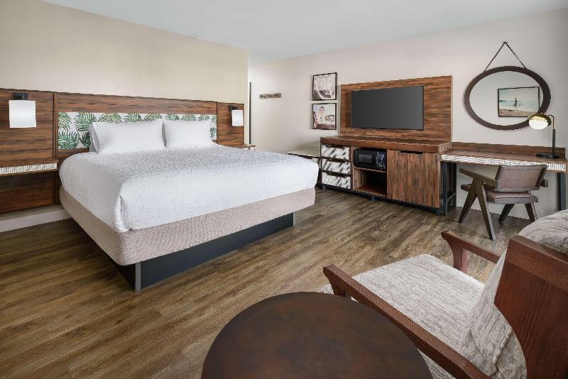 اتاق استاندارد با چشم‌انداز استخر, Hampton Inn Key West Fl