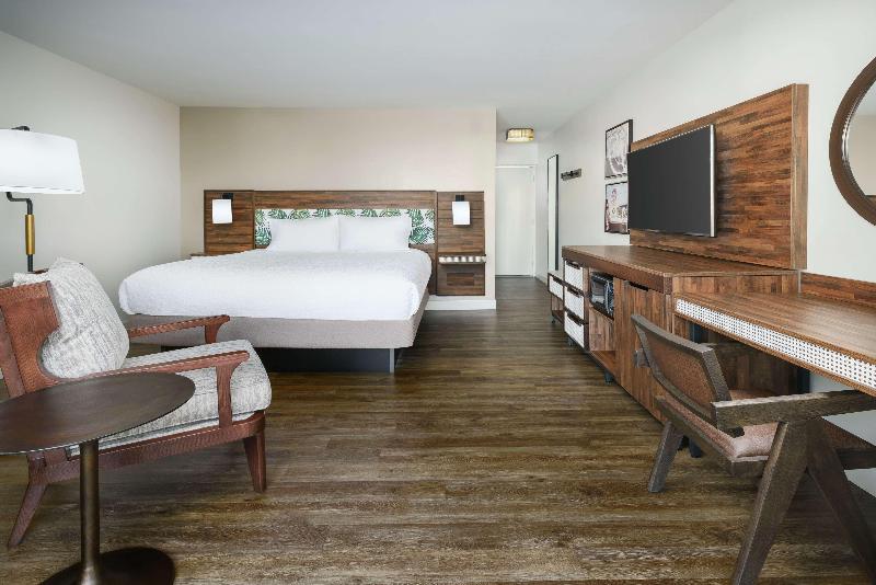 اتاق استاندارد با چشم‌انداز استخر, Hampton Inn Key West Fl