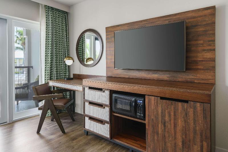 اتاق استاندارد با تخت بزرگ, Hampton Inn Key West Fl