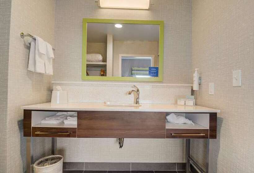 اتاق استاندارد با تخت بزرگ, Hampton Inn Key West Fl