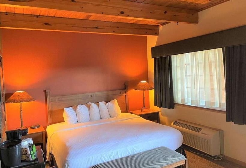 اتاق استاندارد با تخت بزرگ, Crossroads Hotel And Event Center