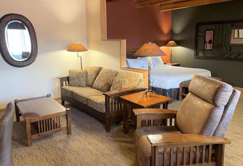 سوئیت با تخت بزرگ, Crossroads Hotel And Event Center