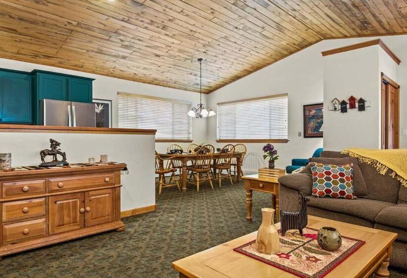 2 Bedroom Suite, Box Canyon Lodge And Hot Springs