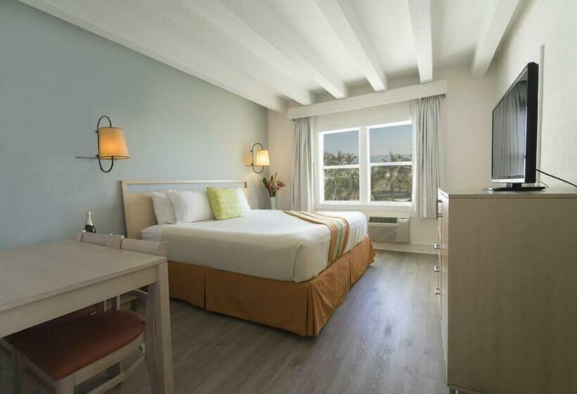 Standard Room King Size Bed, Broadmore Miami Beach